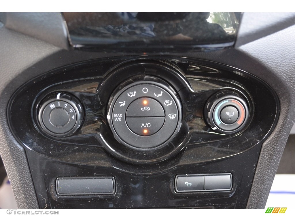 2015 Fiesta SE Sedan - Magnetic Metallic / Charcoal Black photo #33
