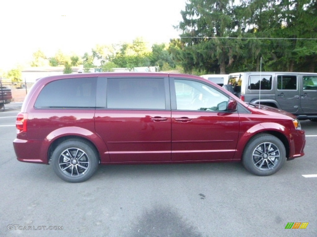 Octane Red 2017 Dodge Grand Caravan SE Exterior Photo #115382878