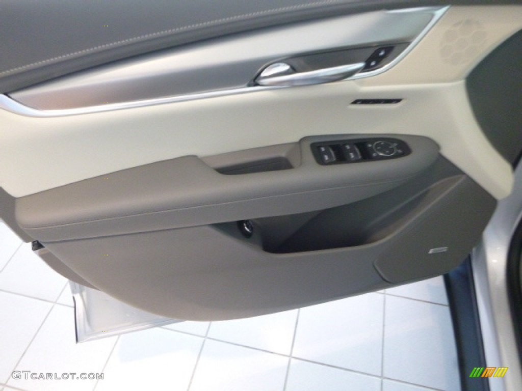 2017 Cadillac XT5 Luxury AWD Cirrus Door Panel Photo #115384722