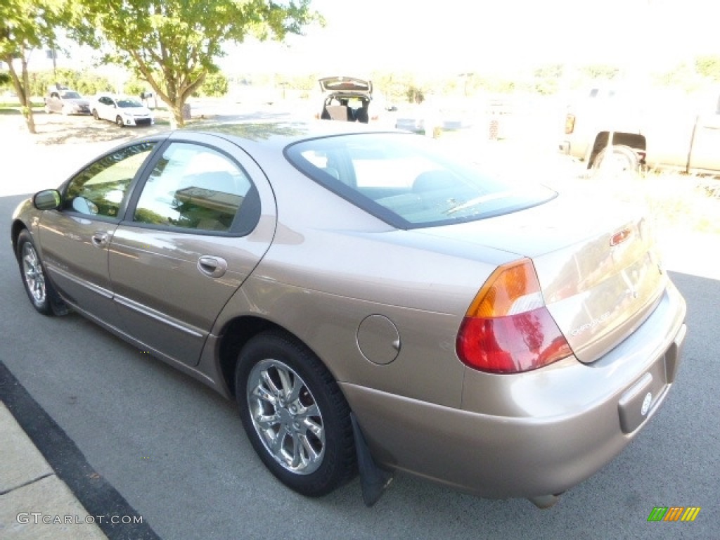 2000 300 M Sedan - Champagne Pearl / Camel/Tan photo #11