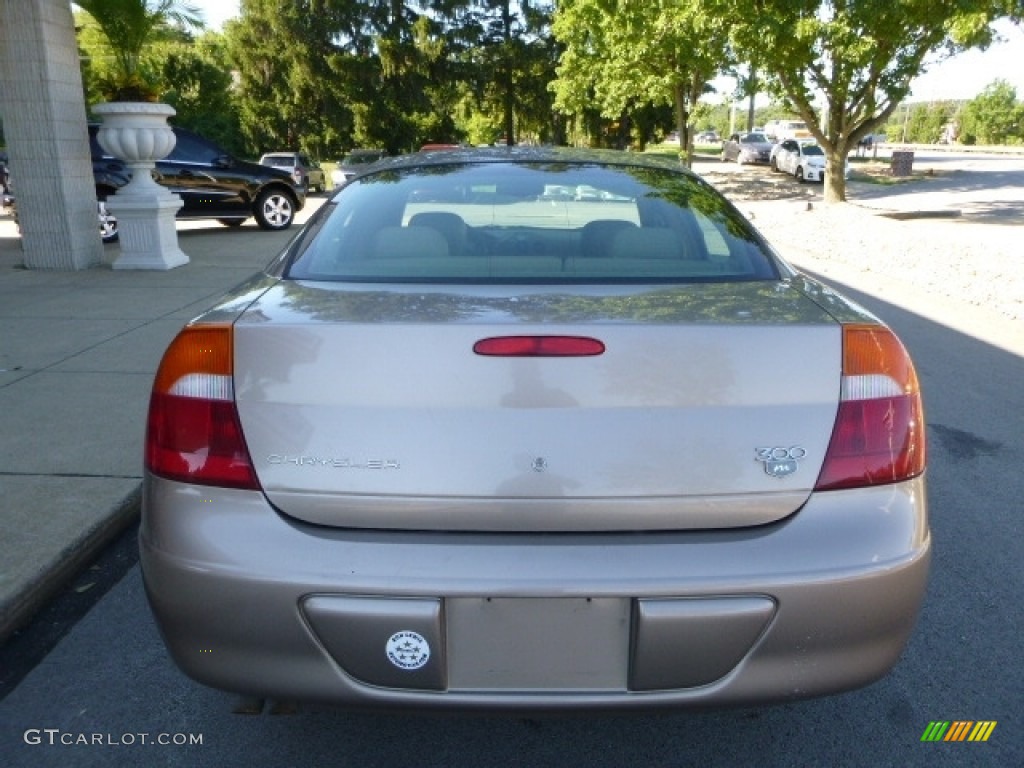 2000 300 M Sedan - Champagne Pearl / Camel/Tan photo #12