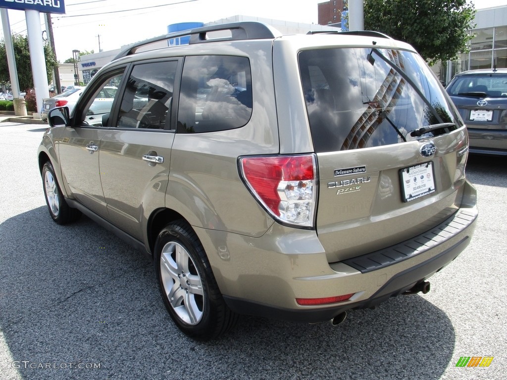 2009 Forester 2.5 X Limited - Topaz Gold Metallic / Black photo #4