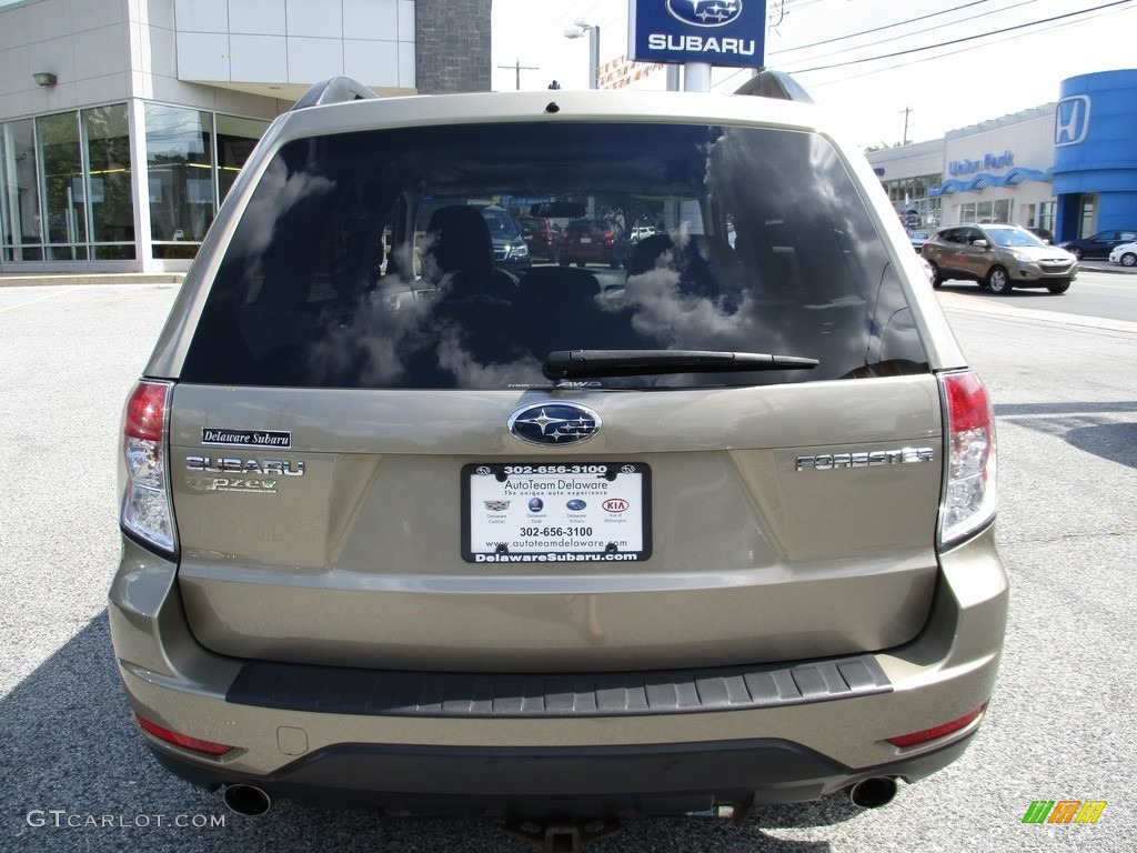 2009 Forester 2.5 X Limited - Topaz Gold Metallic / Black photo #5