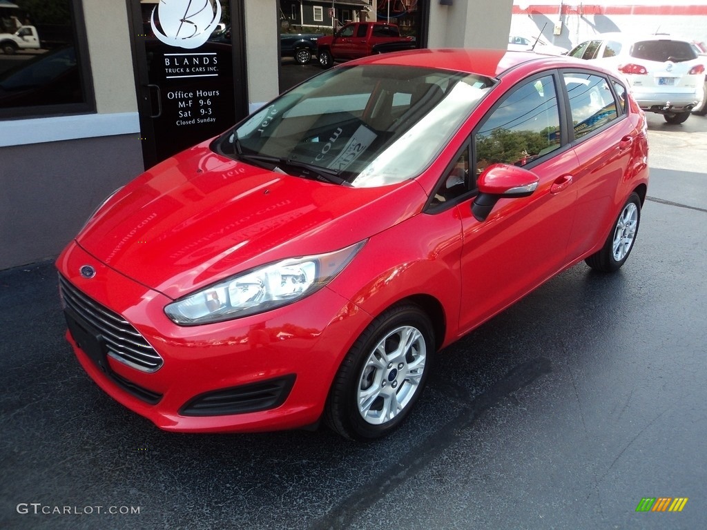 2014 Fiesta SE Hatchback - Race Red / Charcoal Black photo #3