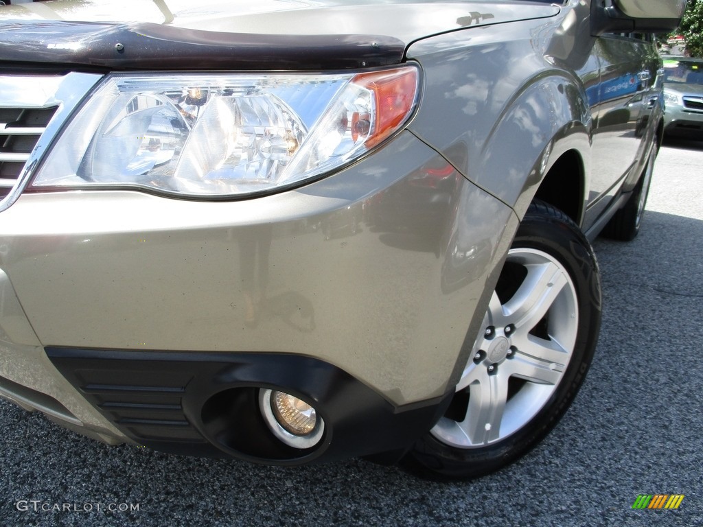 2009 Forester 2.5 X Limited - Topaz Gold Metallic / Black photo #33