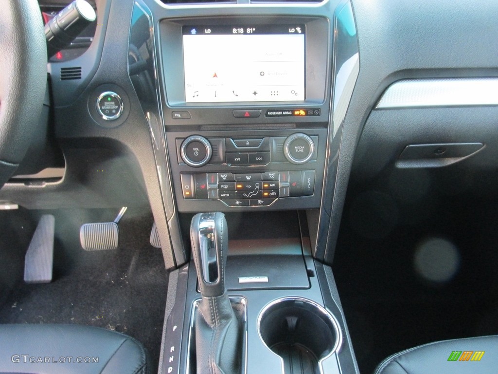 2017 Ford Explorer XLT Controls Photo #115402614