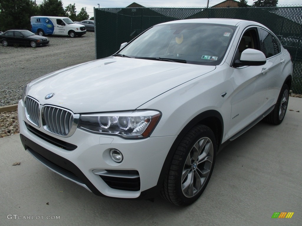 2017 X4 xDrive28i - Alpine White / Beige/Black photo #7