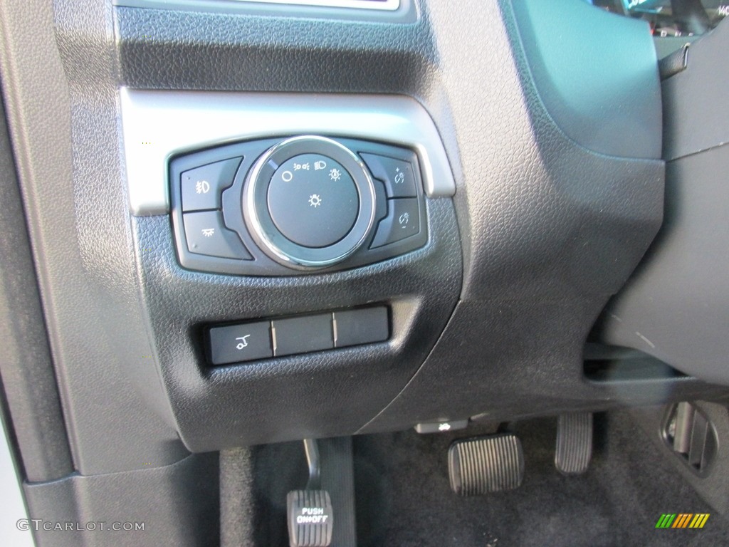 2017 Ford Explorer XLT Controls Photo #115402806