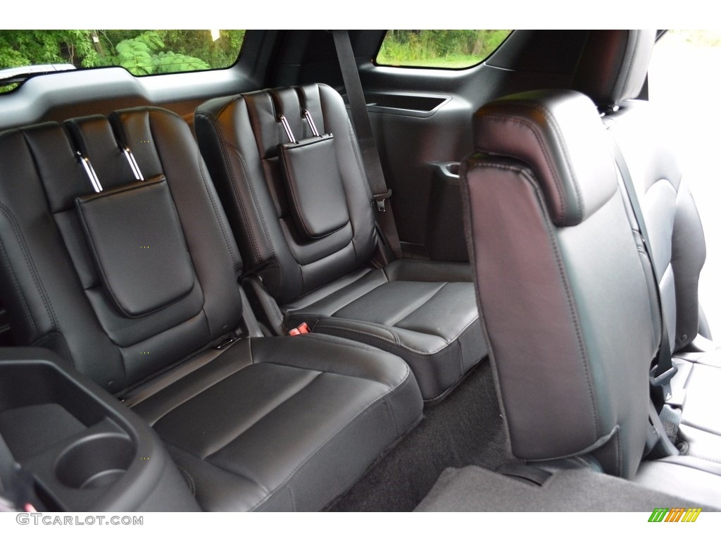 2017 Explorer XLT - Magnetic / Ebony Black photo #34