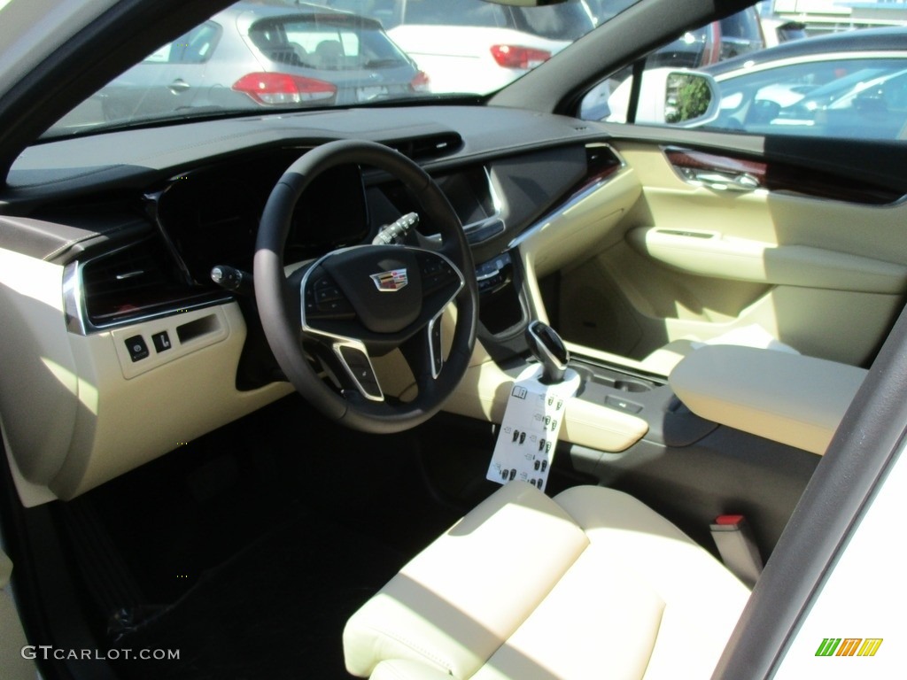 Sahara Beige Interior 2017 Cadillac XT5 Luxury Photo #115406742