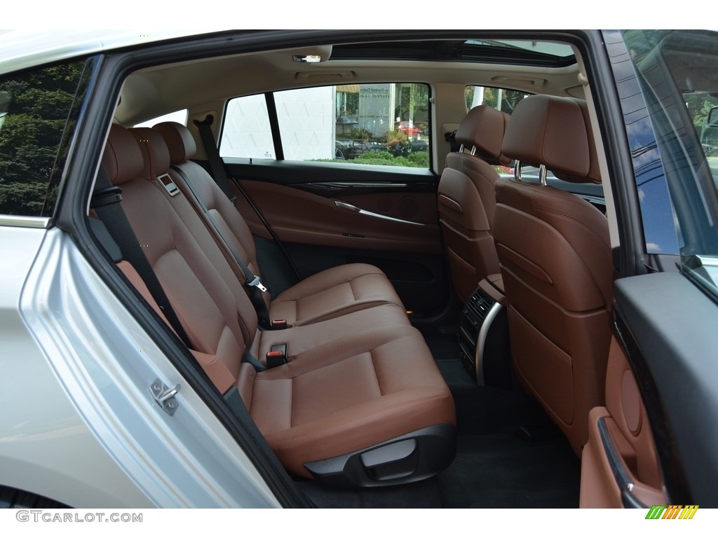 2016 BMW 5 Series 535i xDrive Gran Turismo Rear Seat Photo #115420332