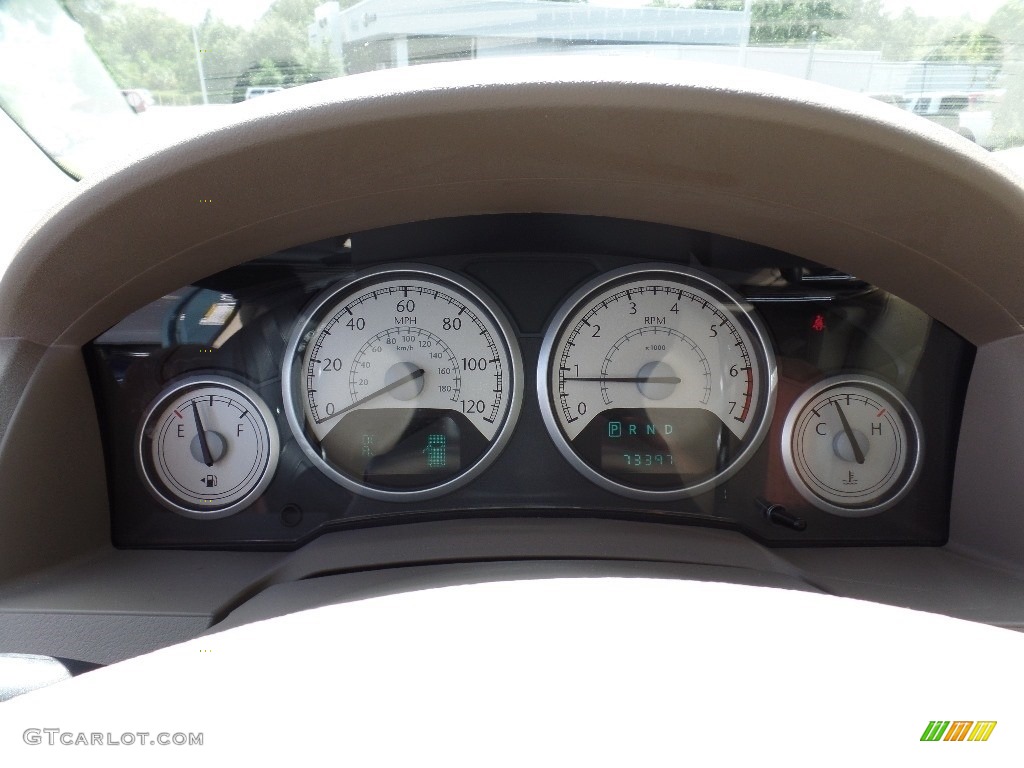 2010 Town & Country Limited - Clearwater Blue Pearl / Medium Pebble Beige/Cream photo #21