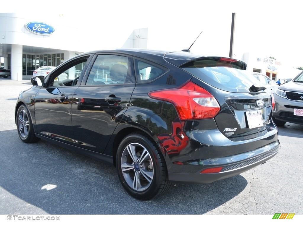2014 Focus SE Hatchback - Tuxedo Black / Charcoal Black photo #5