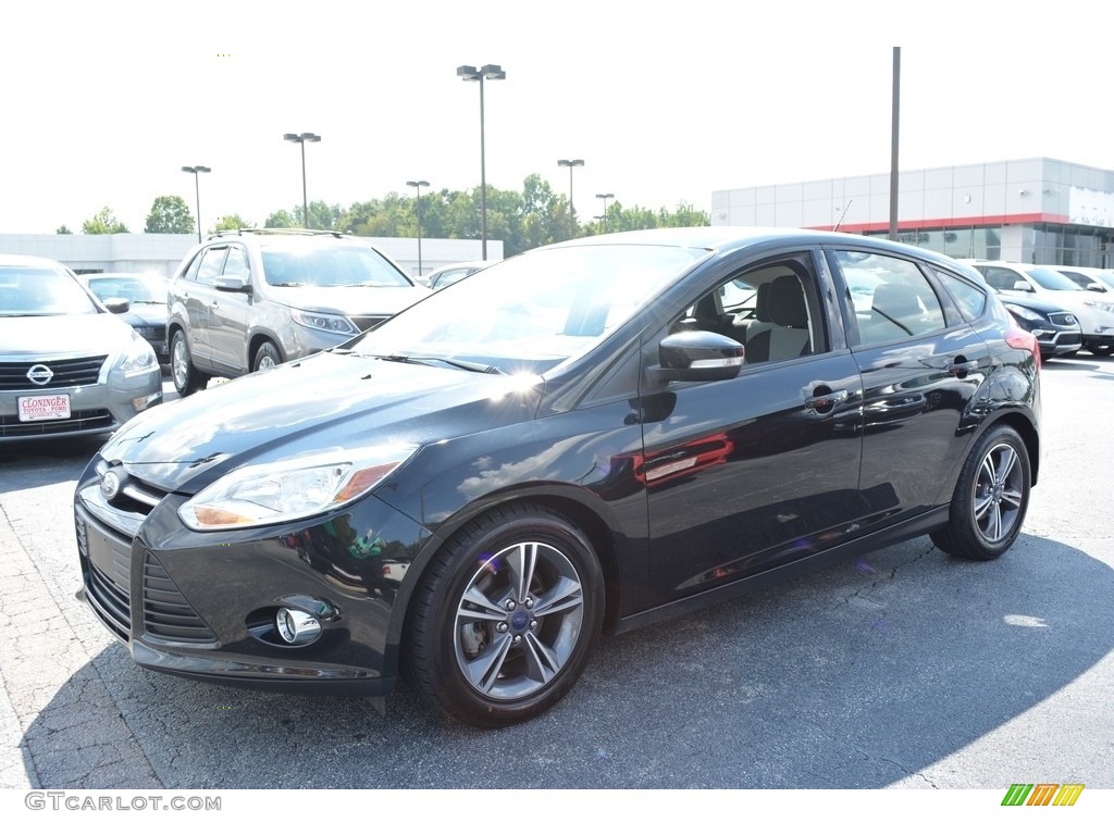 2014 Focus SE Hatchback - Tuxedo Black / Charcoal Black photo #7