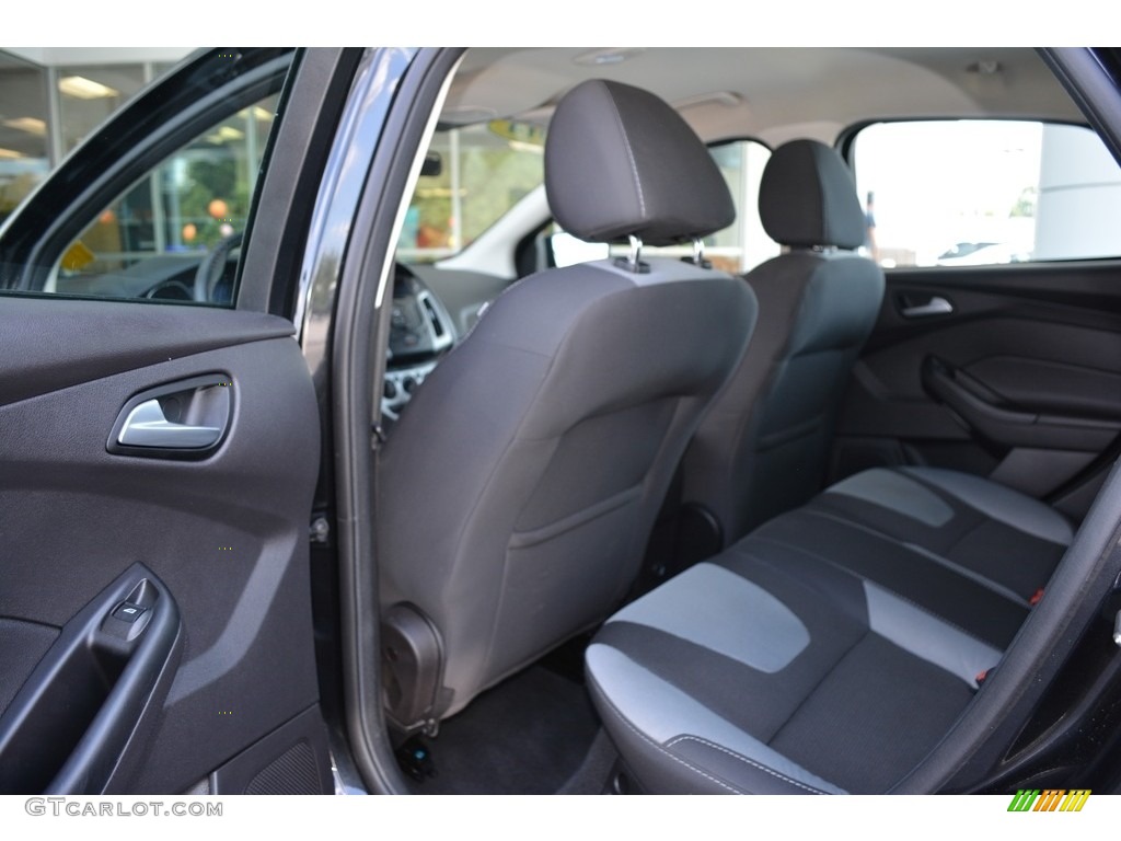 2014 Focus SE Hatchback - Tuxedo Black / Charcoal Black photo #11