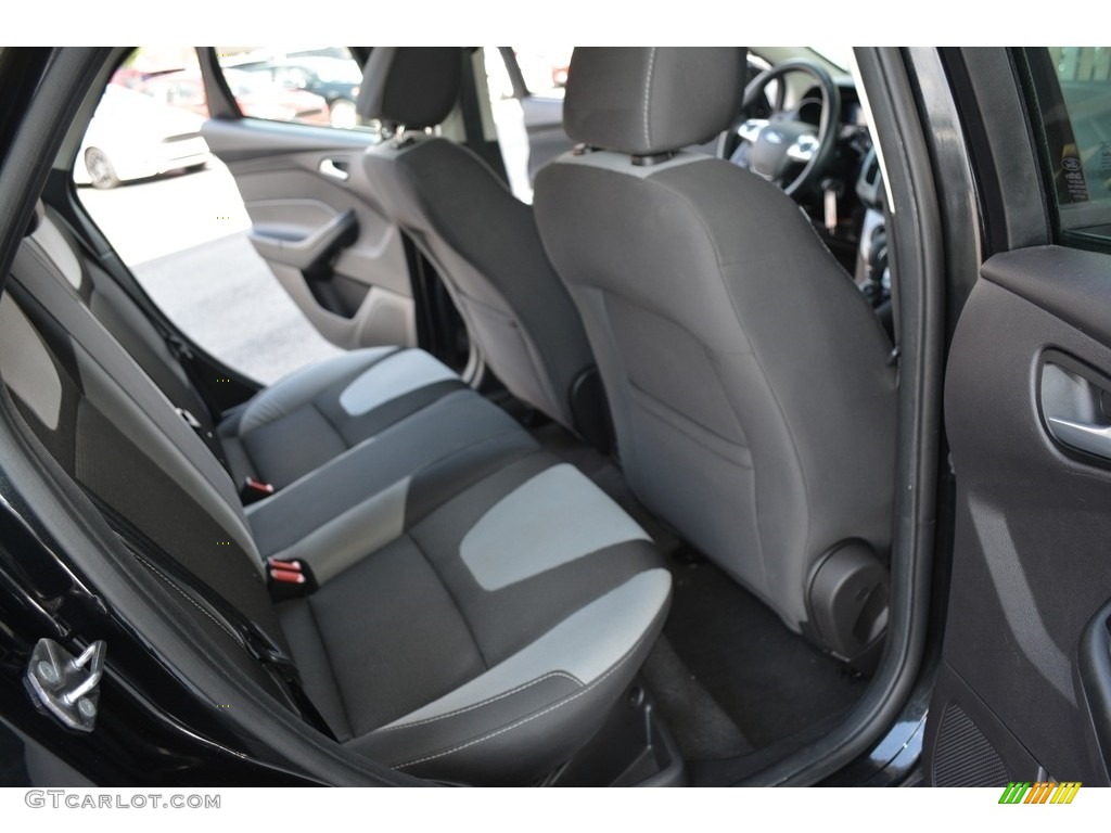 2014 Focus SE Hatchback - Tuxedo Black / Charcoal Black photo #13