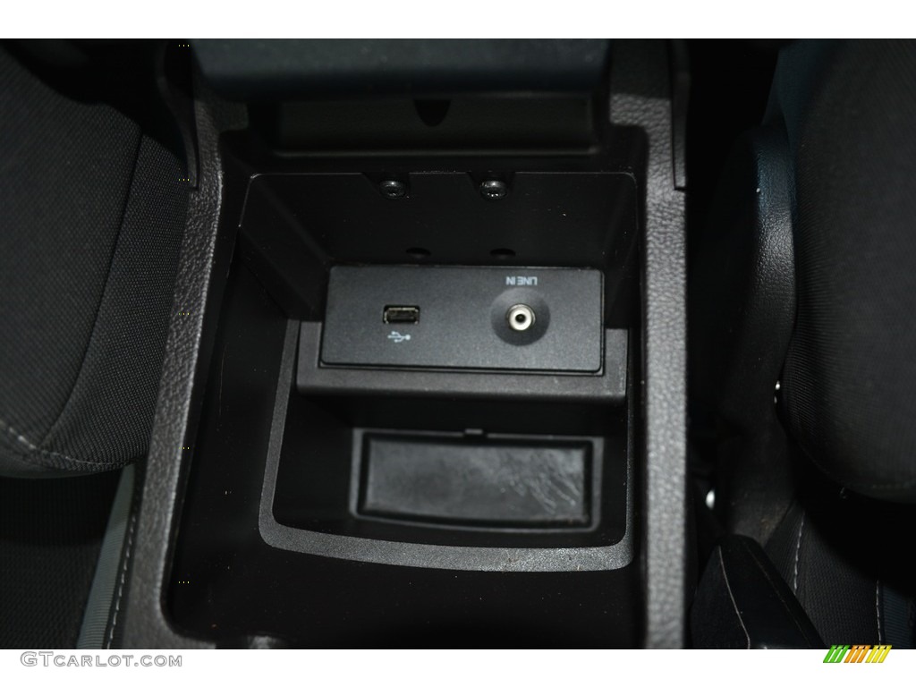 2014 Focus SE Hatchback - Tuxedo Black / Charcoal Black photo #18