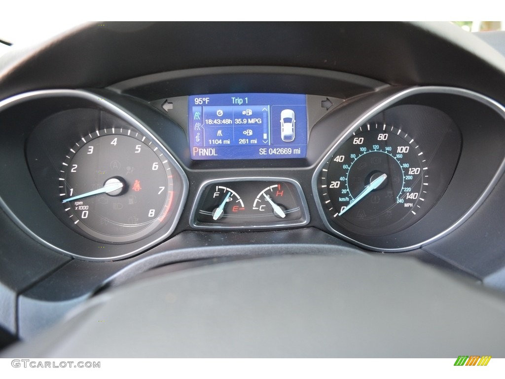 2014 Focus SE Hatchback - Tuxedo Black / Charcoal Black photo #21