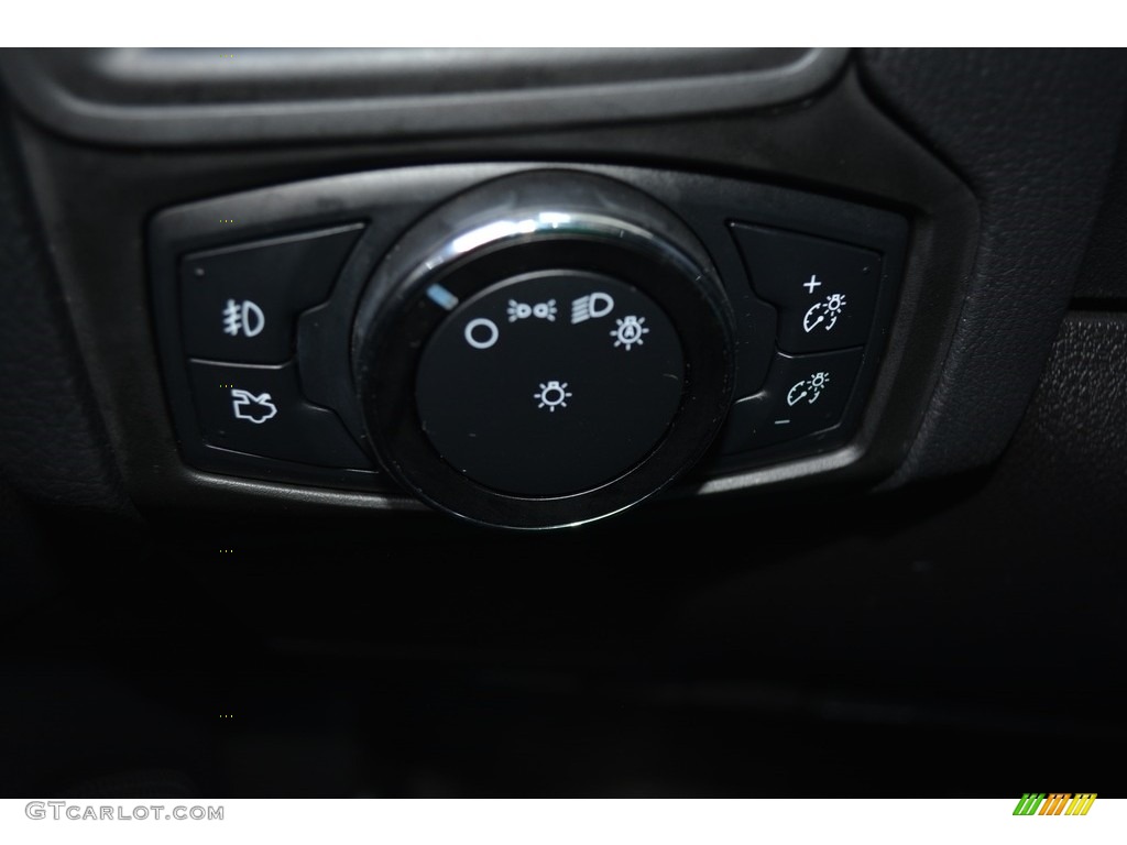 2014 Focus SE Hatchback - Tuxedo Black / Charcoal Black photo #22