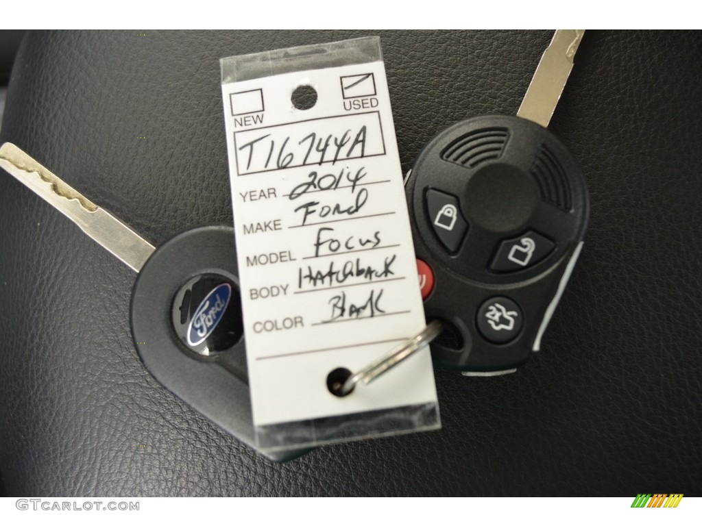 2014 Focus SE Hatchback - Tuxedo Black / Charcoal Black photo #23