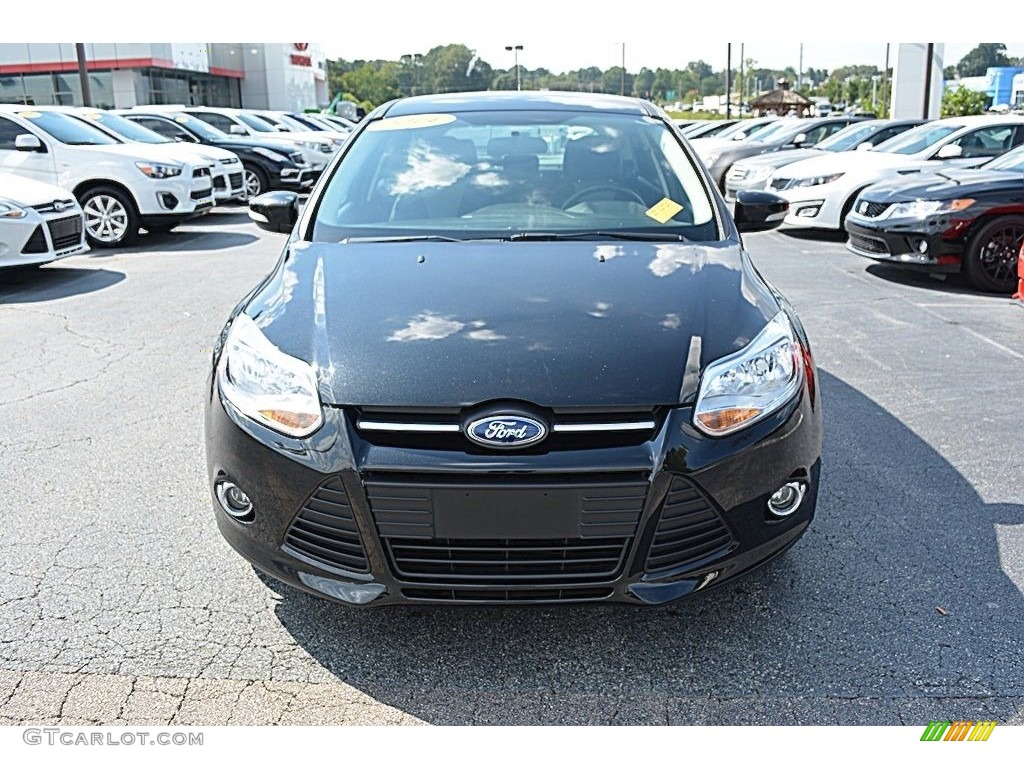2014 Focus SE Hatchback - Tuxedo Black / Charcoal Black photo #24