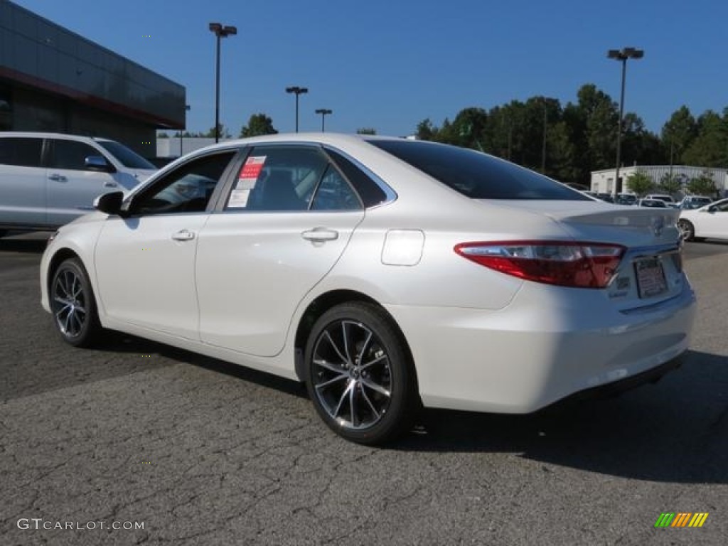 2017 Camry XSE - Super White / Black photo #26