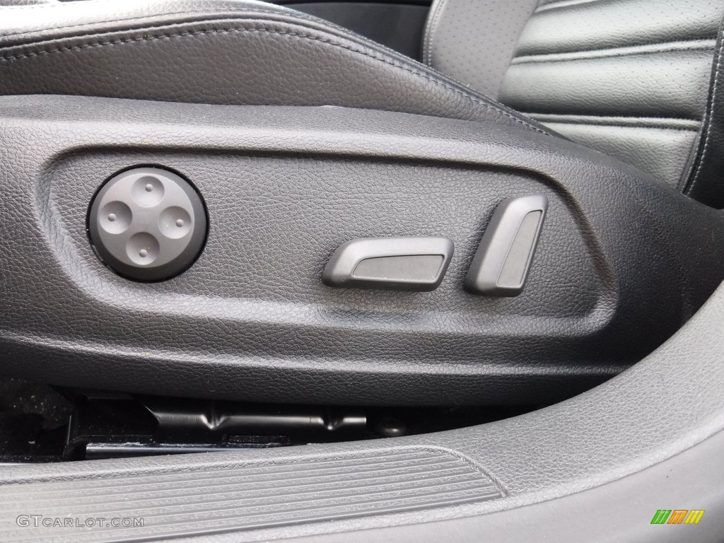 2010 CC Sport - Deep Black Metallic / Black photo #12