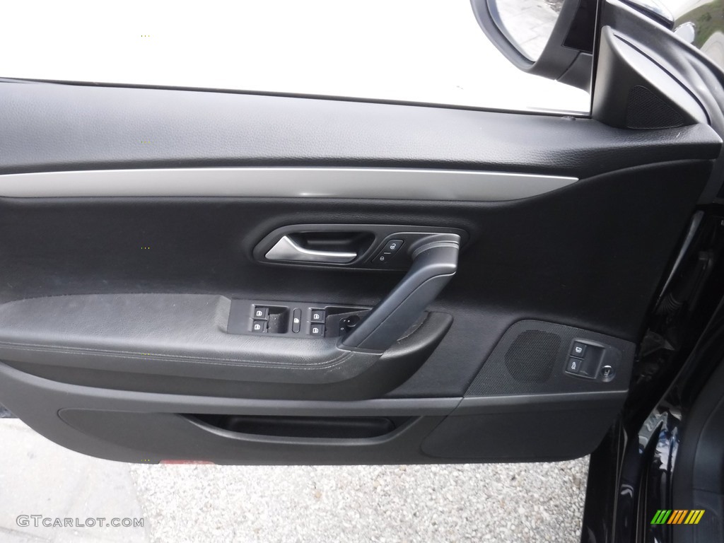 2010 CC Sport - Deep Black Metallic / Black photo #13
