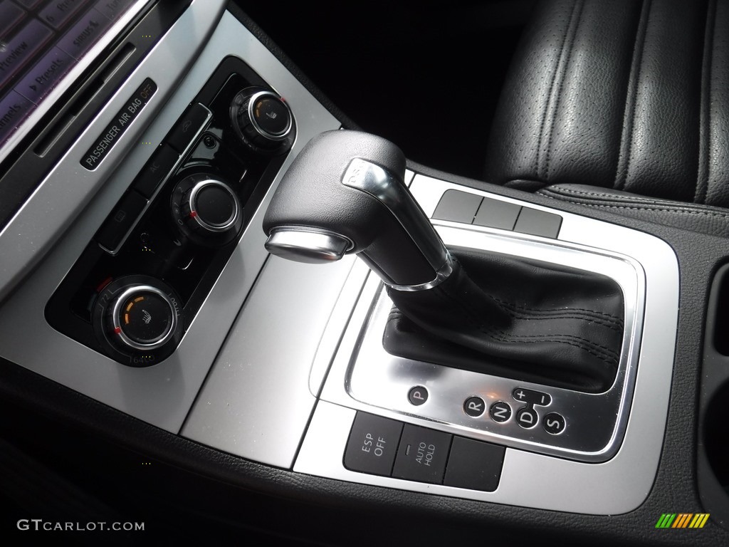 2010 CC Sport - Deep Black Metallic / Black photo #15