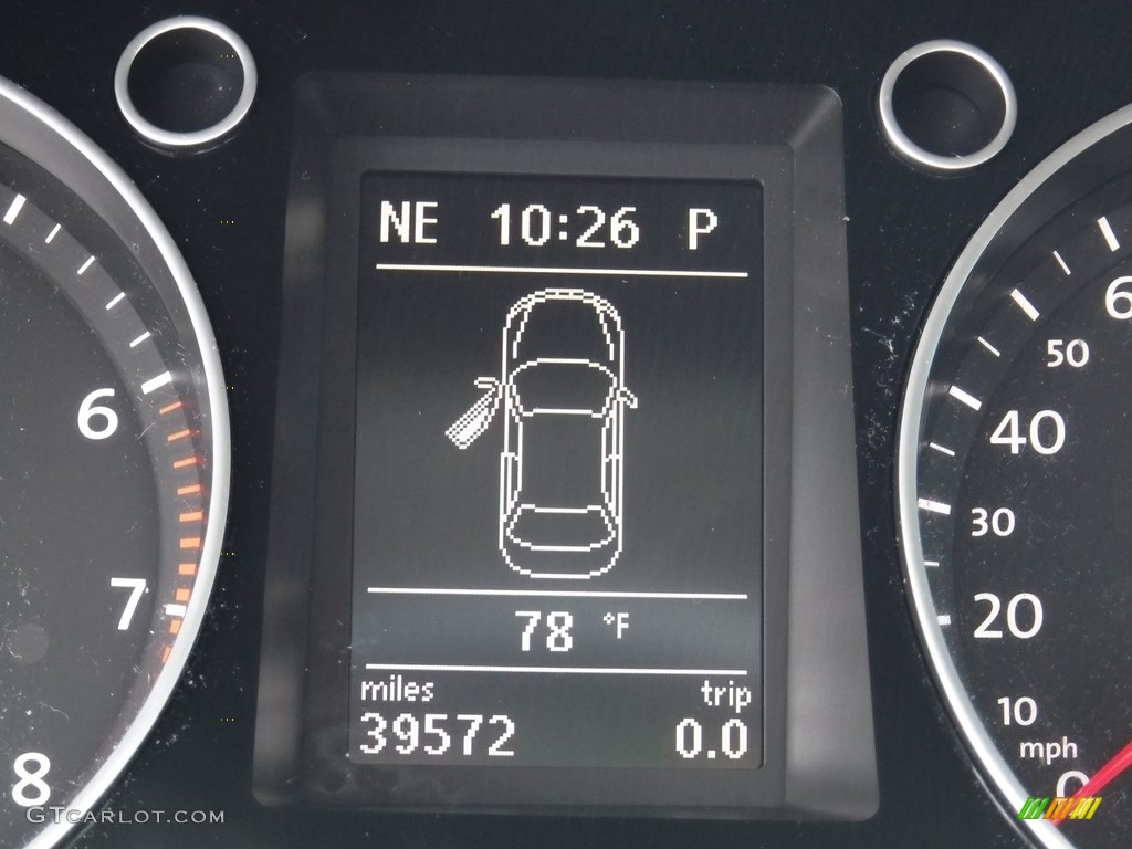 2010 CC Sport - Deep Black Metallic / Black photo #20