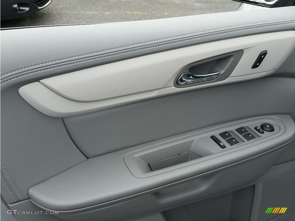 2017 Traverse LS AWD - Silver Ice Metallic / Dark Titanium/Light Titanium photo #7