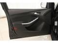 Tuxedo Black - Focus SE Hatchback Photo No. 4
