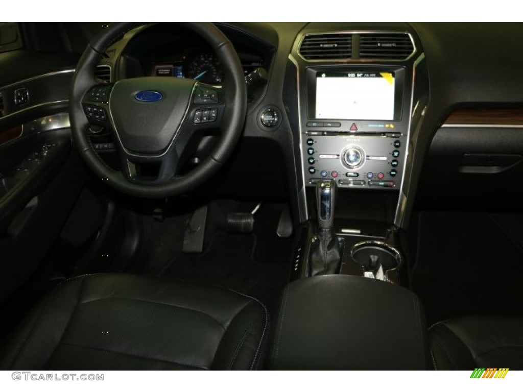 2017 Explorer Limited 4WD - White Platinum / Ebony Black photo #2