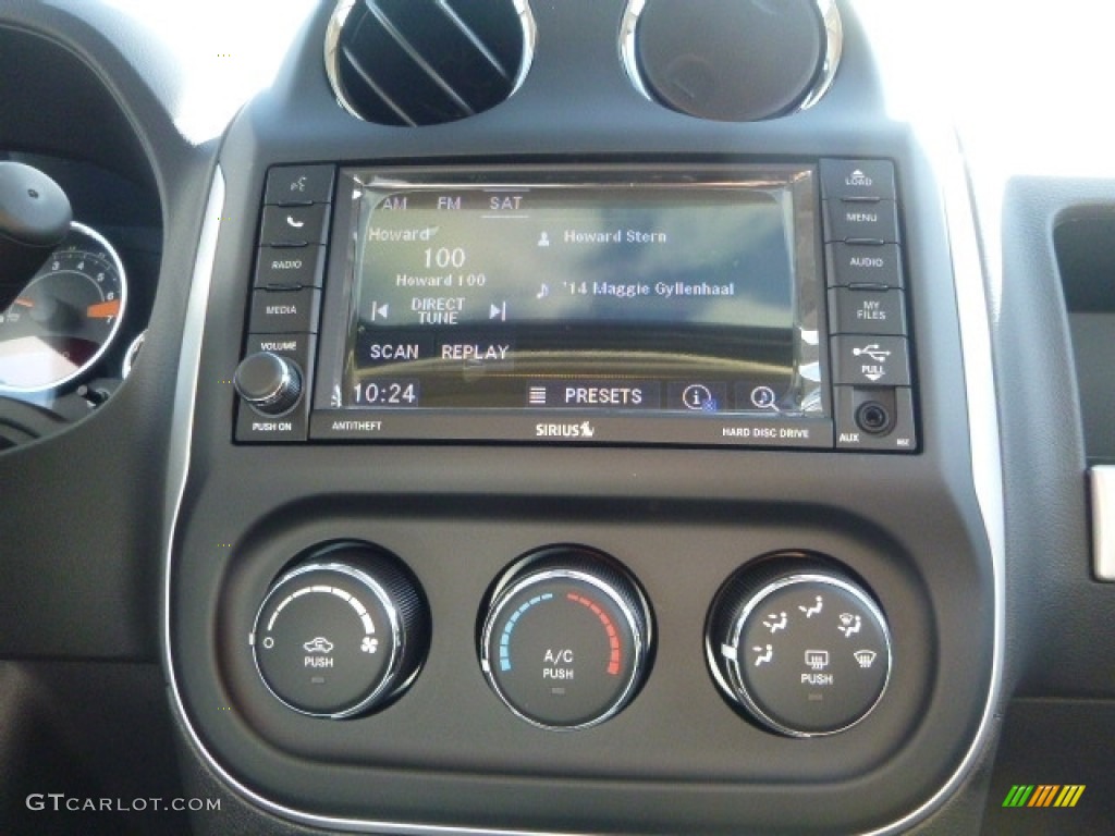 2017 Jeep Compass High Altitude 4x4 Controls Photo #115442556