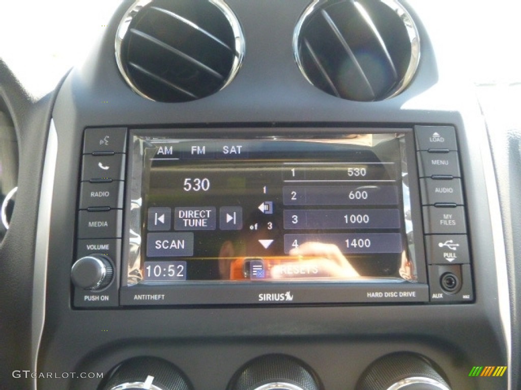 2017 Jeep Compass High Altitude 4x4 Controls Photo #115443954