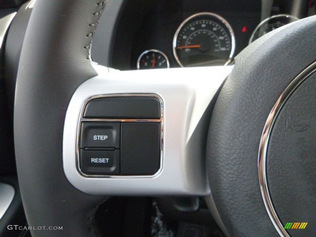 2017 Jeep Compass High Altitude 4x4 Controls Photo #115444017