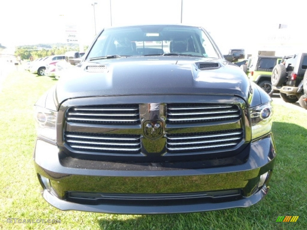 2017 1500 Sport Crew Cab 4x4 - Brilliant Black Crystal Pearl / Black photo #12