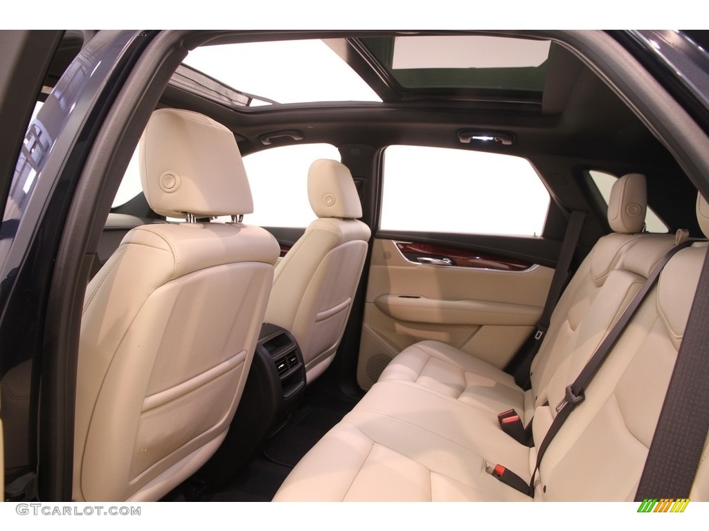 2017 Cadillac XT5 Luxury Rear Seat Photo #115450982