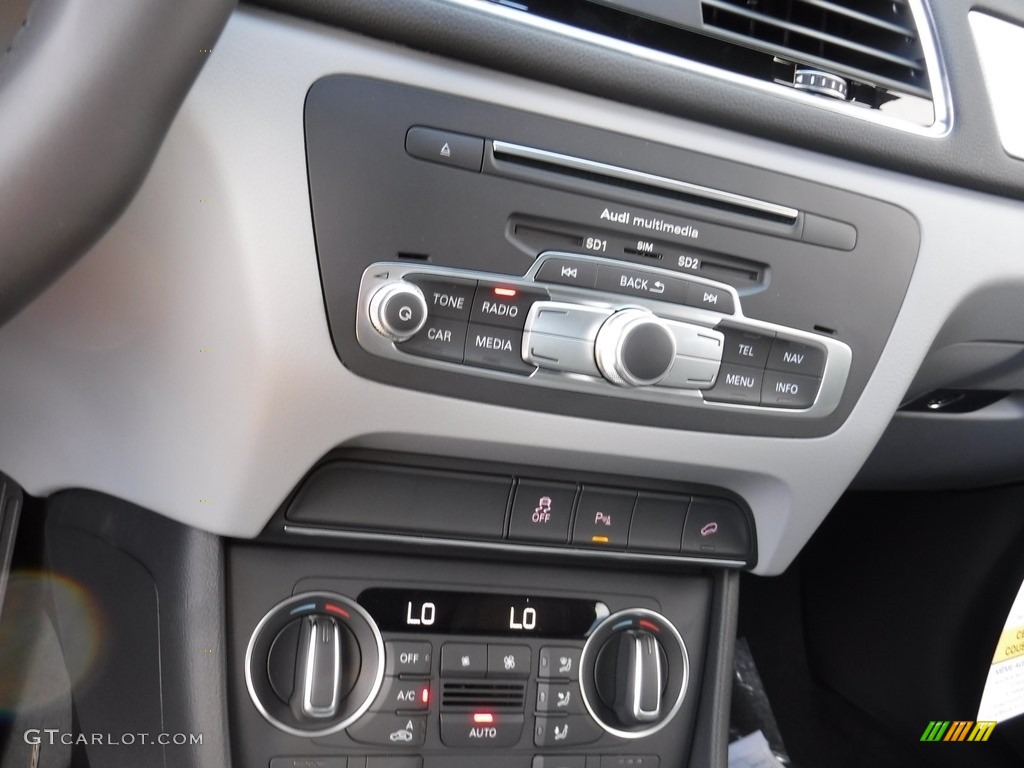 2017 Audi Q3 2.0 TFSI Prestige quattro Controls Photo #115460937