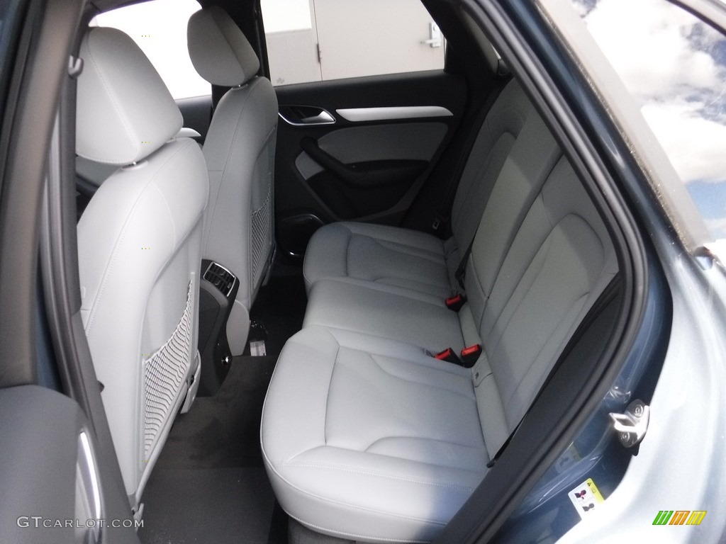 2017 Audi Q3 2.0 TFSI Prestige quattro Rear Seat Photos