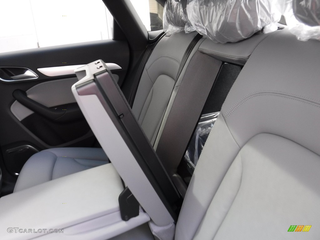 2017 Q3 2.0 TFSI Prestige quattro - Utopia Blue Metallic / Rock Gray photo #32
