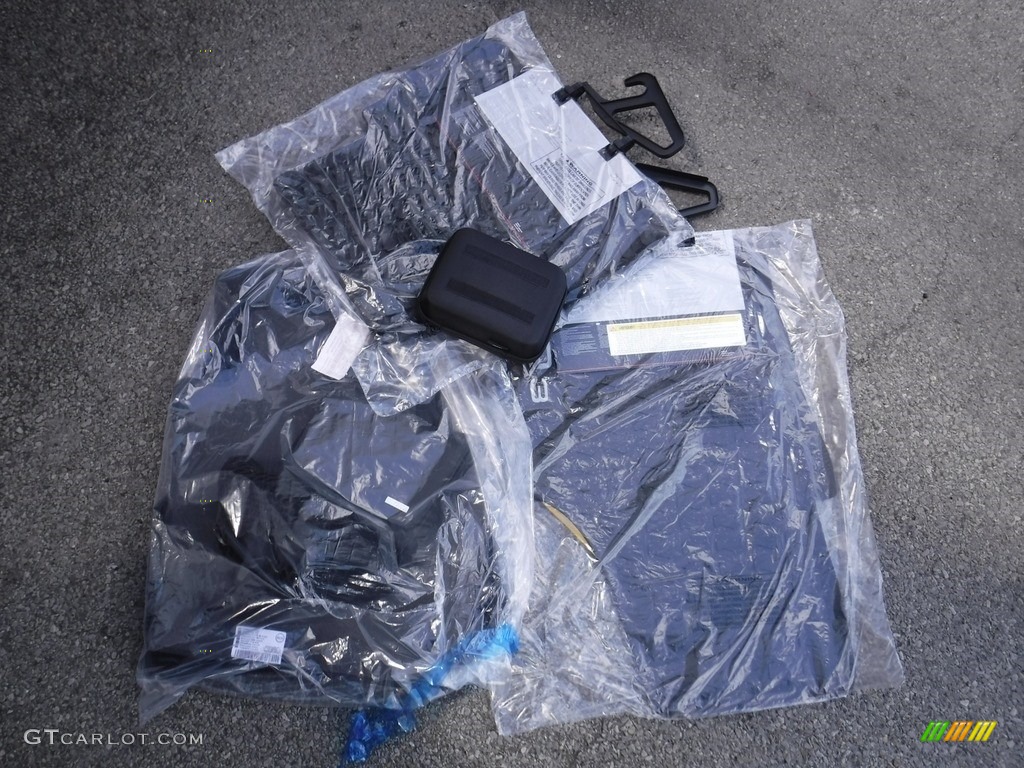 2017 Q3 2.0 TFSI Prestige quattro - Utopia Blue Metallic / Rock Gray photo #36