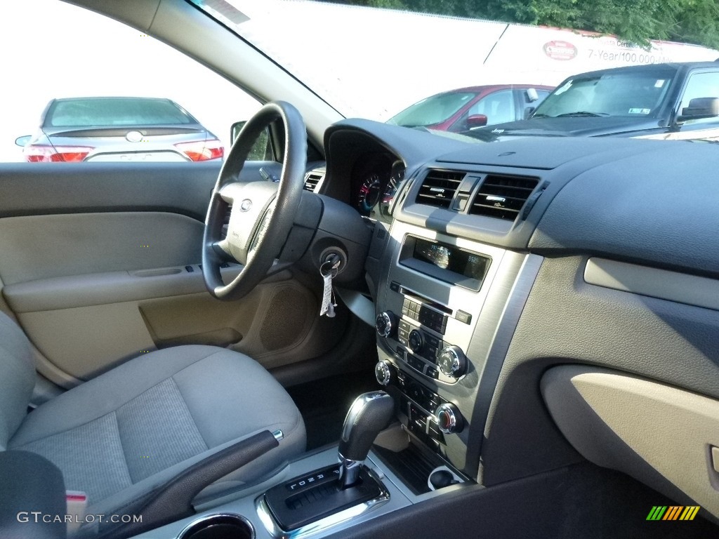 2010 Fusion SE - Smokestone Metallic / Camel photo #11