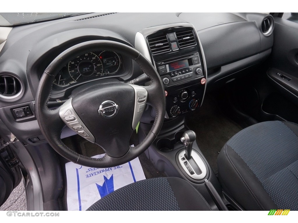 2015 Versa Note SV - Magnetic Gray / Charcoal photo #10