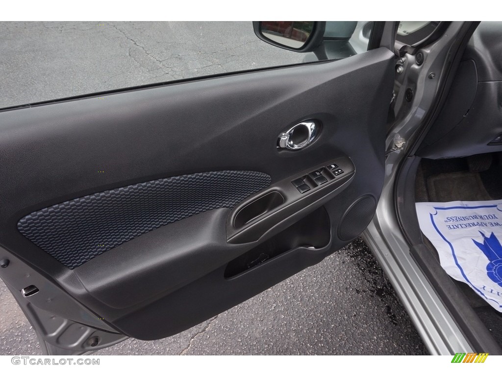 2015 Versa Note SV - Magnetic Gray / Charcoal photo #11