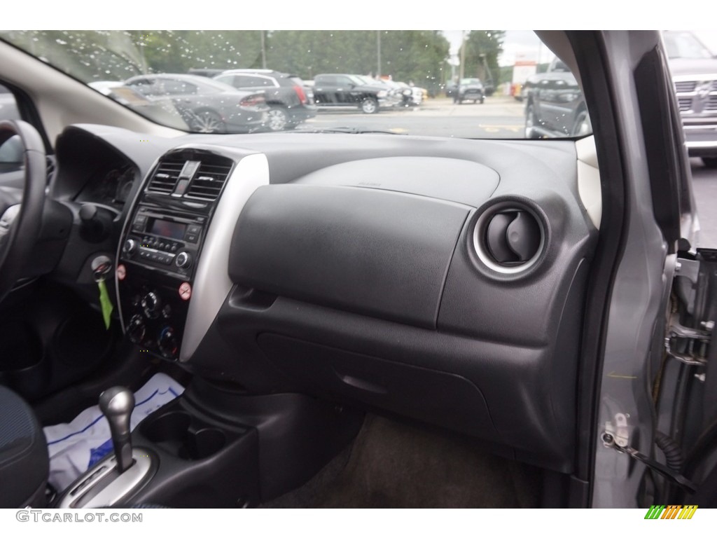 2015 Versa Note SV - Magnetic Gray / Charcoal photo #19