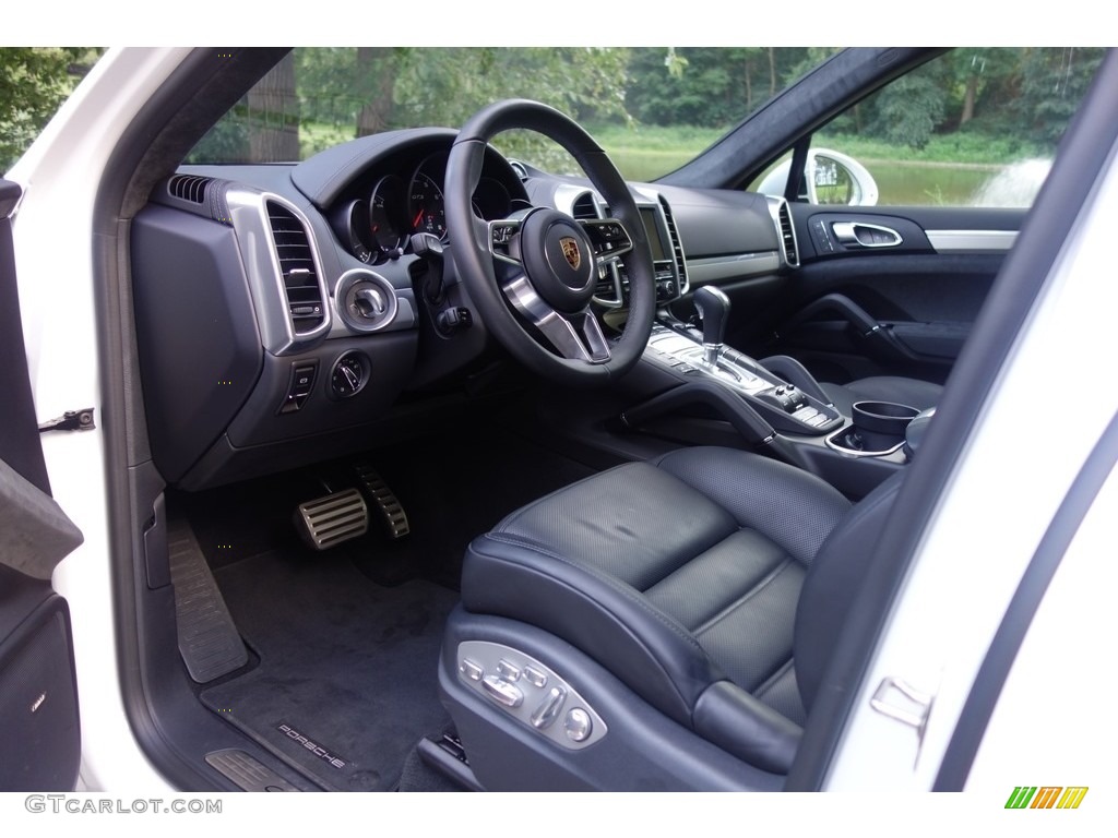 Black Interior 2016 Porsche Cayenne GTS Photo #115490419