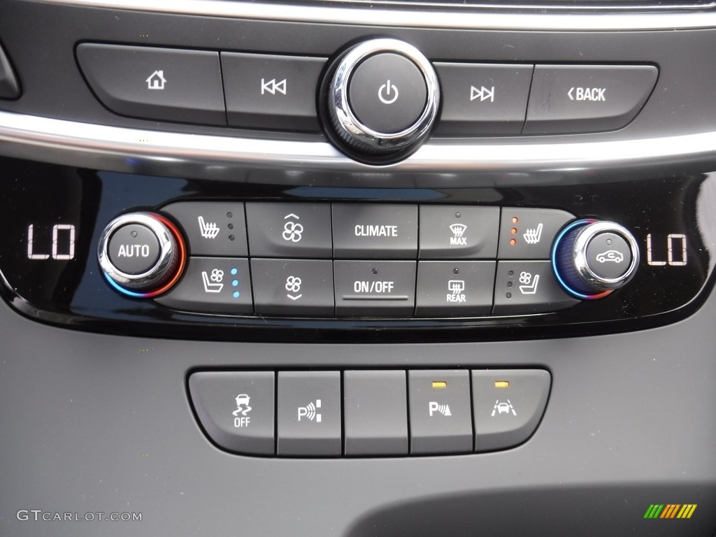 2017 Buick LaCrosse Premium Controls Photo #115494328