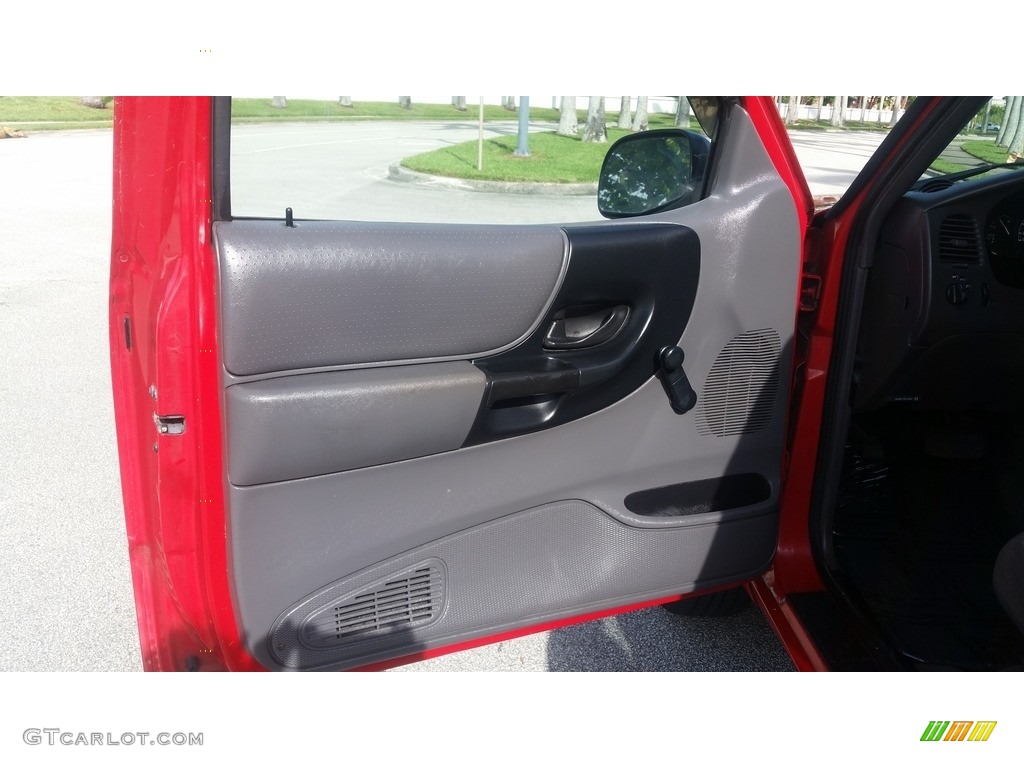 2001 Ranger XL SuperCab - Bright Red / Dark Graphite photo #11