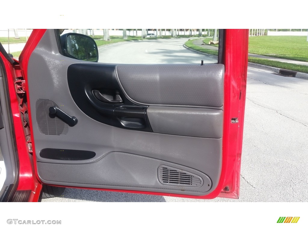 2001 Ranger XL SuperCab - Bright Red / Dark Graphite photo #13